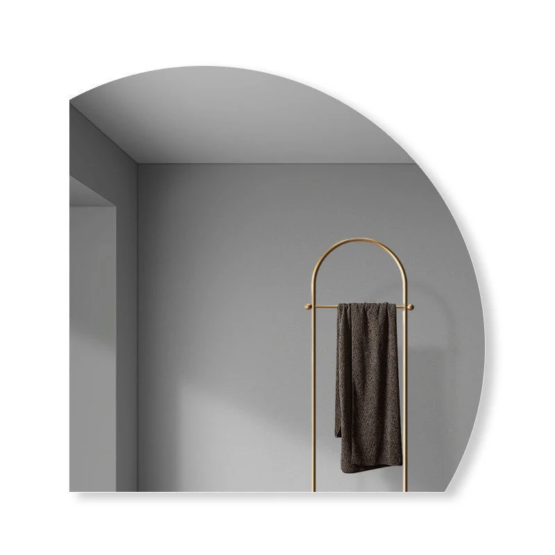Nordic geborsteld gouden metalen frame decoratieve badkamer horizontale onregelmatige muur glazen spiegel