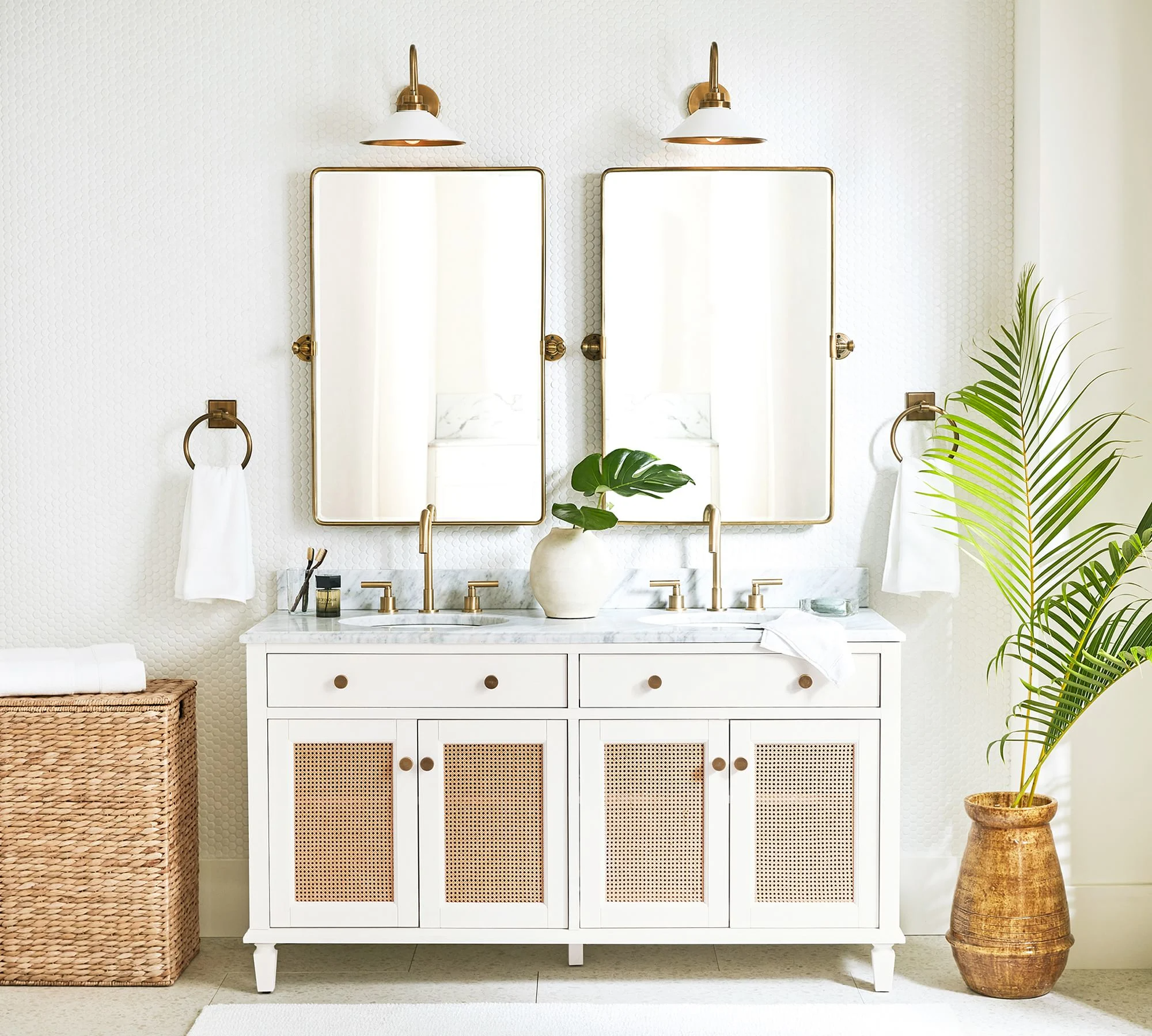 Groothandel Home Moderne luxe aangepaste spiegel badkamer ijdelheid badkamerspiegel te koop