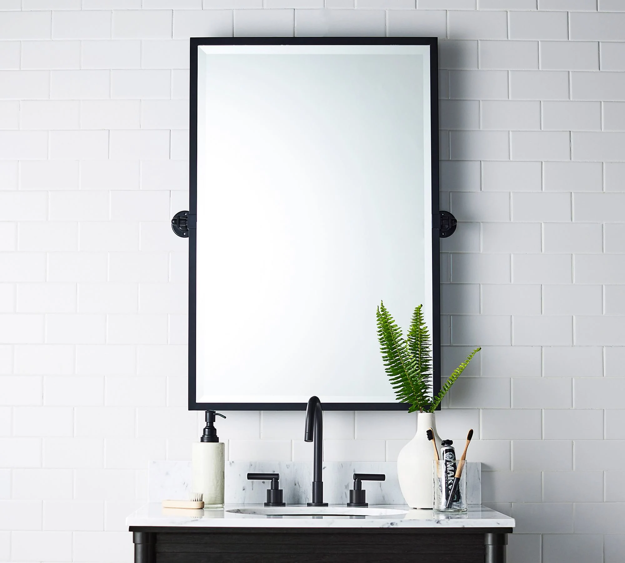 Klassieke afgeronde rechthoek grote zwarte metalen ingelijste badkamer make-up spiegel voor muur
