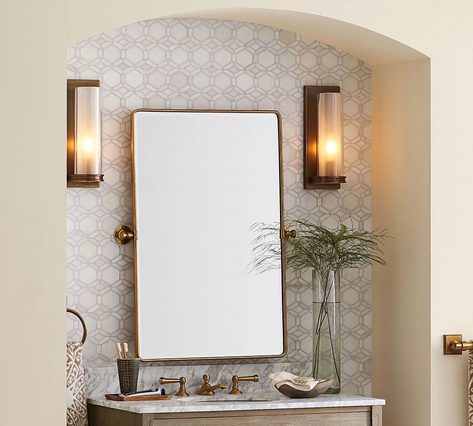 Graceful Hotel Wall Decor Moderne luxe toiletspiegel Aangepaste badkamerspiegel